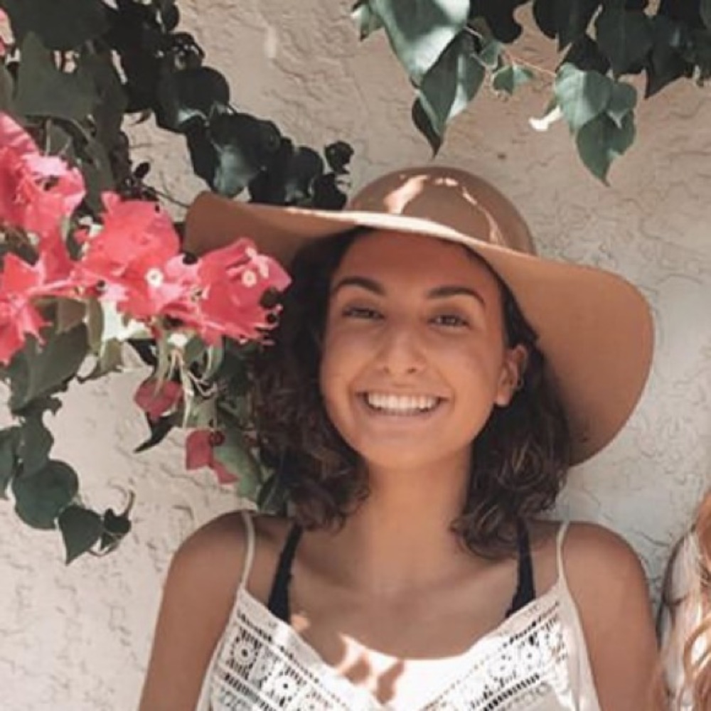 Meet your Posher, Danielle